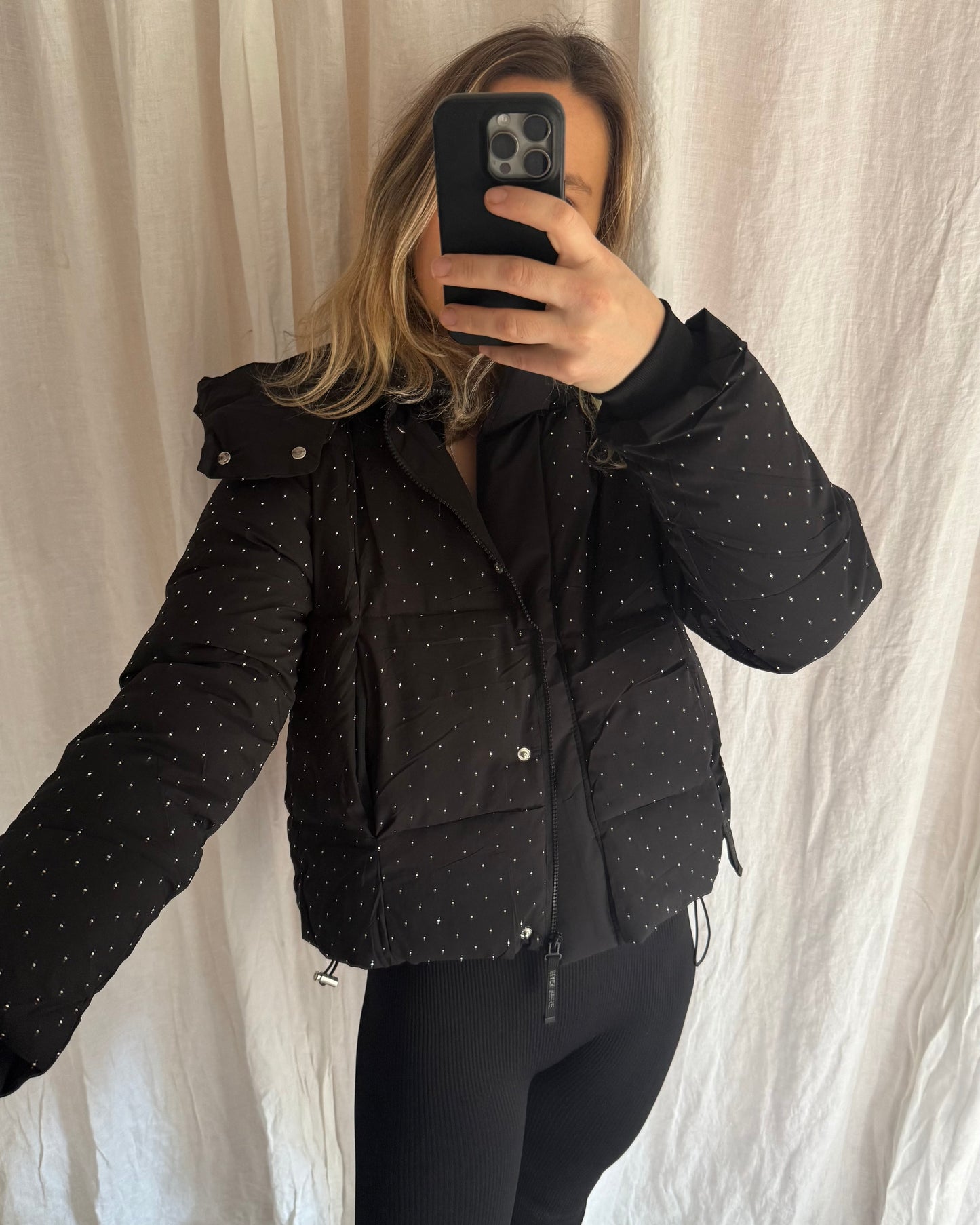 PUFFA BRILLOS NEGRA